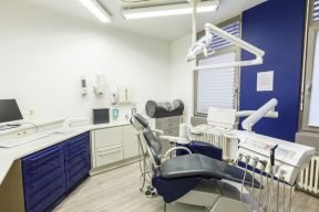Blaues Behandlungszimmer